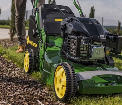 Les vidéos de la marque JOHN DEERE, tondeuse à gazon et tracteurs professionnels