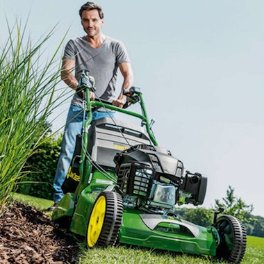 John Deere, Tondeuse à conducteur marchant