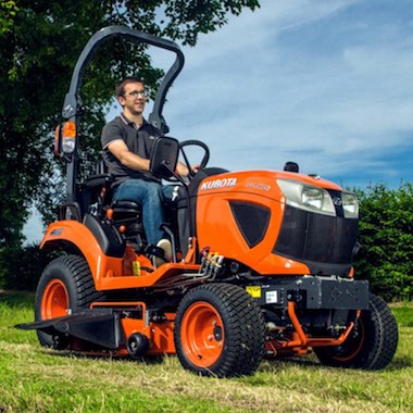 Kubota tracteur et toudeuse professionelle à motorisation diésel